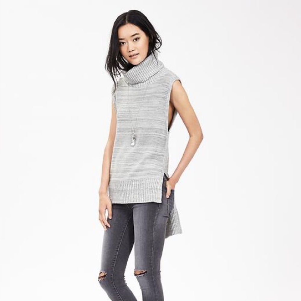 Banana Republic - Gray Knit Sleeveless Turtleneck Sweater